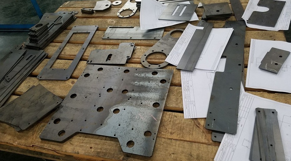 Sheet Metal Parts  Fabrication Services：